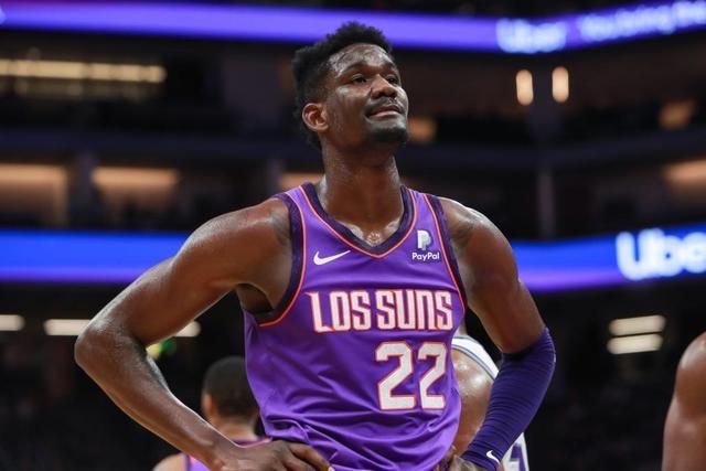 曼联11月最佳候选：奥纳纳、马兹拉维、迪亚洛